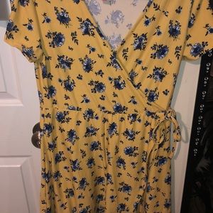 Yellow & blue floral sundress🌼